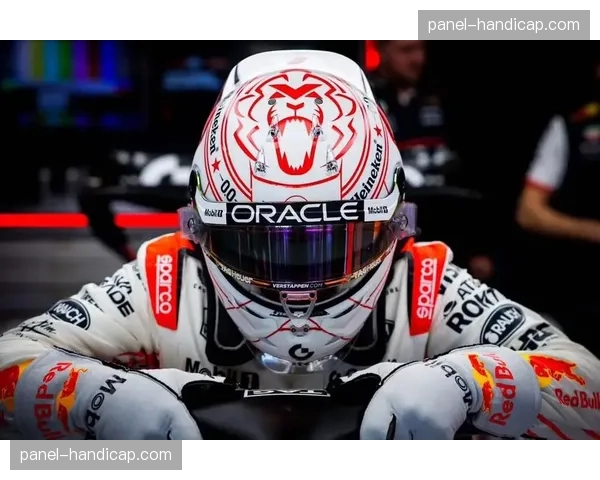 维斯塔潘完成与红牛车队至2028年的续约